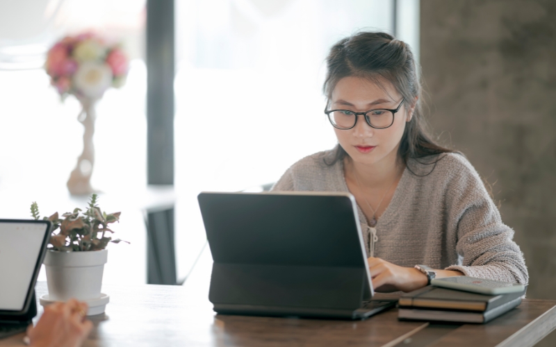 kết hợp học online và offline 